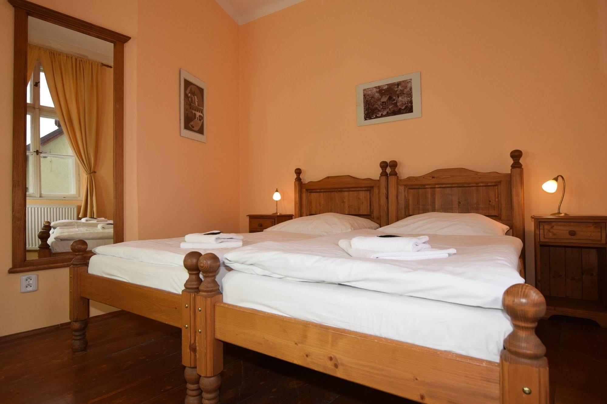 Pension Zamecka Apartma - Castle Apartments Cesky Krumlov Luaran gambar